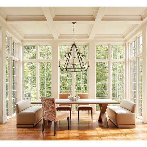 46 Likes, 1 Comments - Southern Home (@southernhomemag) on Instagram: “We agree with @veltmanwoodinteriors. No window treatments needed in this dining room. | Designer:…” Sunroom Dining Room, Dining Room Addition, Sunroom Dining, Color Door, Summer Room, Dining Room Windows, Family Dining Rooms, Door Entryway, Room Chandelier