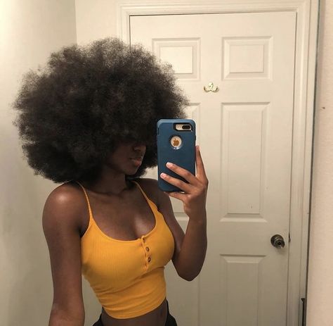 Cabello Afro Natural, Big Afro, Type 4 Hair, Girls Natural Hairstyles, Pelo Afro, Dark Skin Beauty, Natural Hair Beauty, Afro Girl, Afro Hair