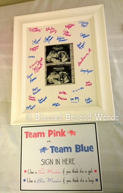 Gender Reveal Baby Shower Sign-in idea: Team Pink or Team Blue. Ask attendees to sign in with the appropriate color marker on a matted and framed ultrasound picture. It's a keepsake Mom to Be will treasure forever! Framed Ultrasound, Foto Gender Reveal, Creative Gender Reveals, Reveal Party Games, Baby Gender Reveal Party Decorations, Pregnancy Gender, Gender Reveal Photos, Gender Reveal Party Games, Pregnancy Gender Reveal