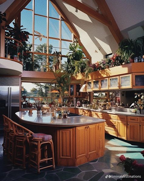 70s Mansion Aesthetic, 70s House Style, Old 70s House, House Interior 70s, 70s California Home, 70s Houses Architecture, Comfortable Interior Design, 70s House Interior Retro, 1970s House Aesthetic