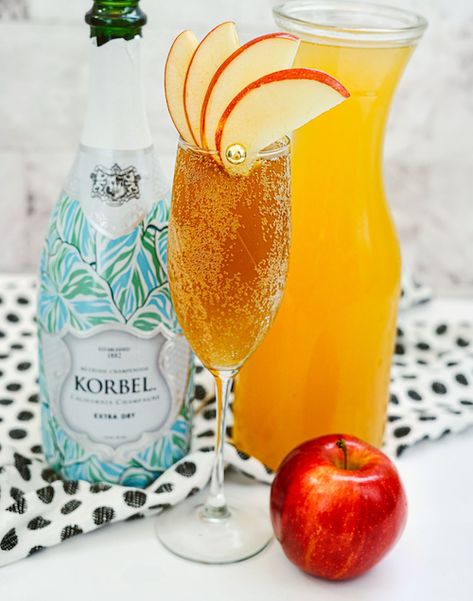 Low Carb Apple Cider, Keto Apple Cider, Cider Mimosas, Apple Cider Mimosa, Keto Cocktails, Fall Brunch, Fall Cocktail, Fall Cocktails, Easiest Apples