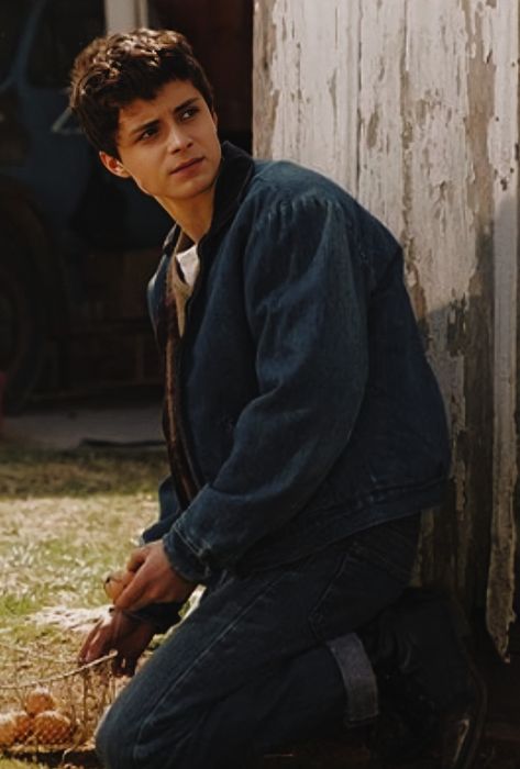 Gilbert Blythe Pictures, Gilbert Blythe Actor, Teenage Actors, Poetic Pictures, Lucas Zumann, Anne Blythe, Lucas Jade Zumann, Anne Movie, Anne White