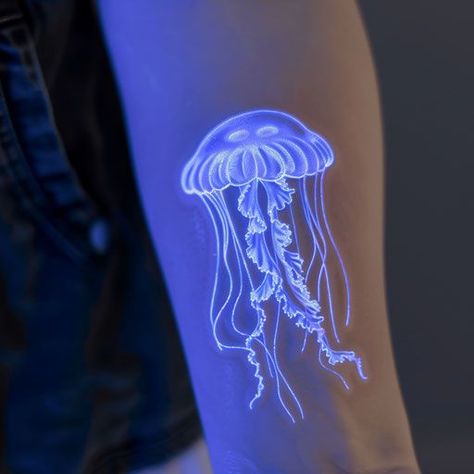 Jellyfish Tattoo Sketch Kit #tattoo #art #jellyfish #tattooed Jellyfish In Space Tattoo, Blue Jellyfish Tattoo, Trend Tattoos, Tattoo Jellyfish, Sketch Kit, Uv Makeup, Uv Tattoo, Light Tattoo, Jellyfish Tattoo