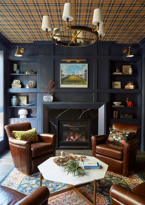 Handsome Living Room - Traditional - Living Room - Chicago - by JASMIN REESE INTERIORS | Houzz Traditional Interior Design, Traditional Living, Traditional Living Room, Traditional Interior, Home Trends, Room Wallpaper, A Living Room, Lounge Room, Formal Living Rooms