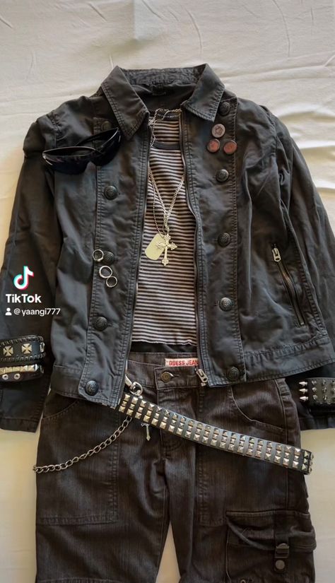 Cool 80s Outfits Men, Men’s Punk Style, Black Denim Jacket Outfit Grunge, Folk Punk Fashion Men, 2000s Rocker Outfit, Dark Punk Outfits Men, Vintage Y2k Outfits Men, Layering Outfits Masc, Mcr Outfit Aesthetic