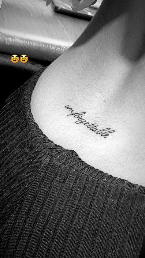 Unforgettable Back Tattoo, Tatouage Unforgettable, Unforgettable Tattoo Word, 1 Word Tattoos, Unforgettable Tattoo, Small Words Tattoo, Word Tattoo Ideas, Waist Tattoos, Word Tattoo