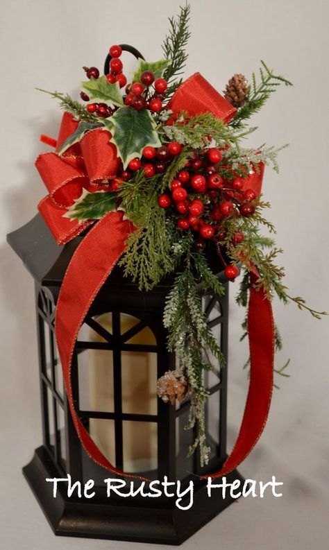 Lanterns With Greenery, Centerpiece Lantern, Lantern Bows, Best Outdoor Christmas Decorations, Garden Christmas Decor, Lantern Swags, Lantern Wreath, Scarf Cardigan, Holiday Lanterns