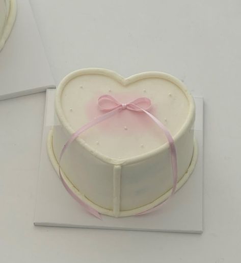 Cake Cute Aesthetic, Pink Korean Cake, Aesthetic Cake Pink, Korean Cute Cake, Cat Cake Aesthetic Korean, 17. Geburtstag, Girly Birthday Cakes, Cake For Boyfriend, Aesthetic Cake