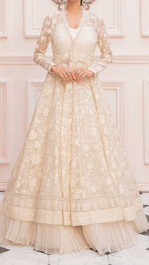 Simple White Frock Design, White Frock Design, White Long Frock, Frocks Pakistani, Frock Design For Wedding, Latest Long Frock Designs, Net Gown Designs, White Frocks, Net Dress Design