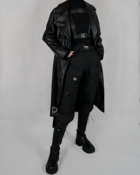 Fancy Techwear, Tech Wear Aesthetic Outfits, Hackercore Outfit, Cool Combat Outfits, Mens Techwear Aesthetic, Black Tech Outfit, Assasin Outfits Male Modern, Dark Cyberpunk Aesthetic Fashion, Techwear Outfits Aesthetic