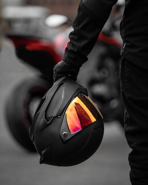 Ruroc Helmets on Instagram: “Fire in your eyes 🔥 Red iridescent lens available at www.ruroc.com now #RurocMoto #Ruroc” Ruroc Helmets, Motorcycle Couple Pictures, Motorcycle Photo Shoot, Biker Photos, Biker Helmets, Biker Photography, Motorcycle Drawing, Image Moto, Biker Photoshoot