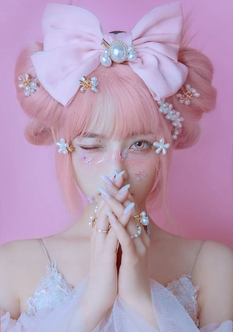 Kawaii Photoshoot Ideas, Manga Ponytail, Pose With Rose, Cute Kawaii Hairstyles, Pink Hair Photoshoot, Kawaii Photoshoot, Pink Wavy Hair, Pink Fashion Photography, Bob Cut Hairstyles