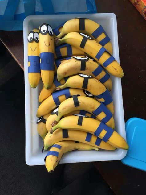 Banana Party Decorations, Banana Party, Edible Fruit Arrangements, Buffet Table Decor, Fruits Decoration, Buffet Decor, Food Art For Kids, School Treats, Fruit Decorations