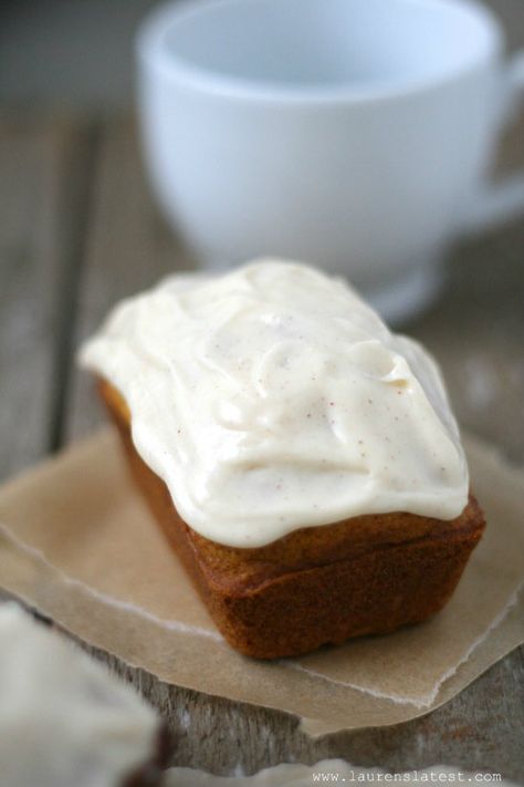 Mini Pumpkin Loaves with Cinnamon Cream Cheese Frosting {Lauren's Latest} Mini Pumpkin Bread Loaves, Pumpkin Bread Loaves, Mini Pumpkin Bread, Pumpkin Loaves, Laurens Latest, Mini Breads, Mini Bread Loaves, Pumpkin Gingerbread, Mini Loaves