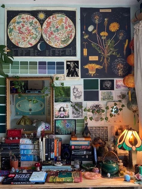 Green Gray Room Ideas Bedroom, Variety Ghibli, Corvidcore Room, Witchcore Desk, Wizard Themed Bedroom, Trinket Aesthetic Room, Adventurecore Room, Ghiblicore Bedroom, Maximalism Room Decor