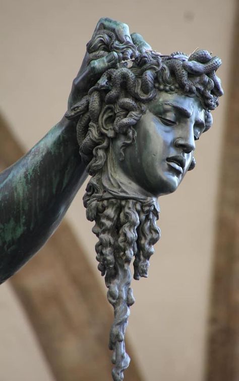 Madussa Statue, Perseus With The Head Of Medusa, Medusa Reference Photo, Medusa Statue Drawing, Medusa Head Sculpture, Medusa Sculpture Greek Mythology, Ancient Greek Sculpture Aesthetic, Greek Sculpture Medusa, Medusa Statue Sculpture