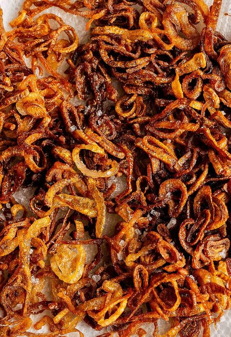 How-To: Crispy Fried Shallots Fried Shallots Crispy, Recipes With Shallots, Shallots Recipe, Shallot Recipes, Tried And True Recipes, Crispy Shallots, Gluten Free Sides, Veggie Meals, Fried Shallots