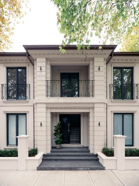 Modern Classic House Exterior, Old Style House, Modern Renovation, Timeless Interior, American House, Bay House, Architectural Details, Minimalist Interior, Classic House