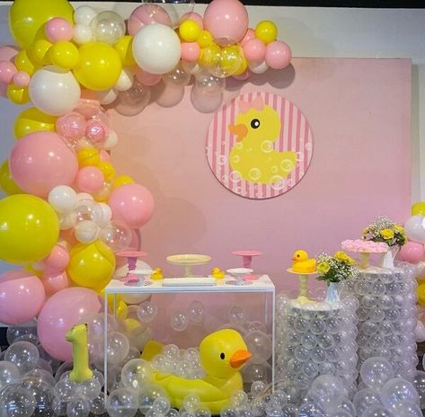 Duck Themed Baby Shower Ideas, Rubber Ducky Baby Shower Ideas, Baby Shower Ideas Boy, Duck Balloon, Duck Birthday Theme, Duck Baby Shower Theme, Rubber Ducky Party, Rubber Ducky Birthday, Rubber Duck Birthday