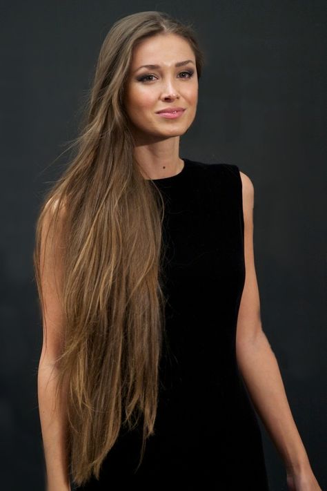 Lara Lieto, Lara Leito, Skin Tone Hair Color, Ritz Hotel, Extremely Long Hair, Long Hair Pictures, The Cosmopolitan, Venice Film Festival, The Ritz