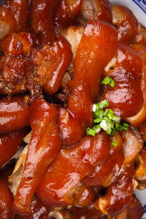 Braised Pig’s Feet (Best Pig Trotters Recipe) Pig's Feet Recipe, Pork Trotters Chinese Recipe, Pork Pig Tails, Braised Pig Trotter, Braised Chicken Wings Chinese, Pigs Trotters Recipe, Cajun Pig Feet Recipe, Pig Tails Recipe, Fried Pig Feet Recipe