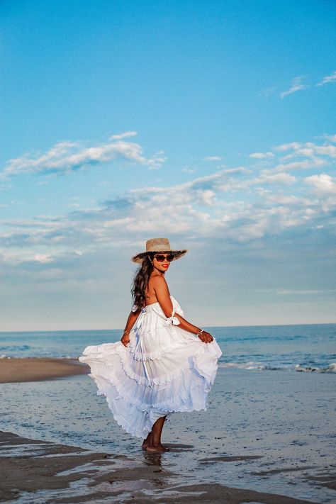 Photoshoot Ideas At Beach For Women, Beach Women Photoshoot, Poses On Beach Picture Ideas, Beach Birthday Photos, Beach Pictures In Dress, Beach Birthday Shoot, Woman Beach Photography, White Dress Beach Photoshoot, Beach Shoot Ideas Photoshoot