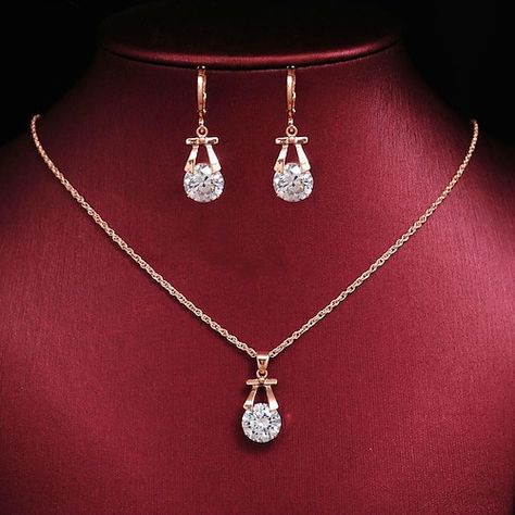 Diamond Jewerly, Layered Kurta, Sweet Earrings, Vintage Style Jewellery, Daisy Earrings, Cheap Jewelry, Dainty Earrings, Bridal Jewelry Sets, Ear Jewelry