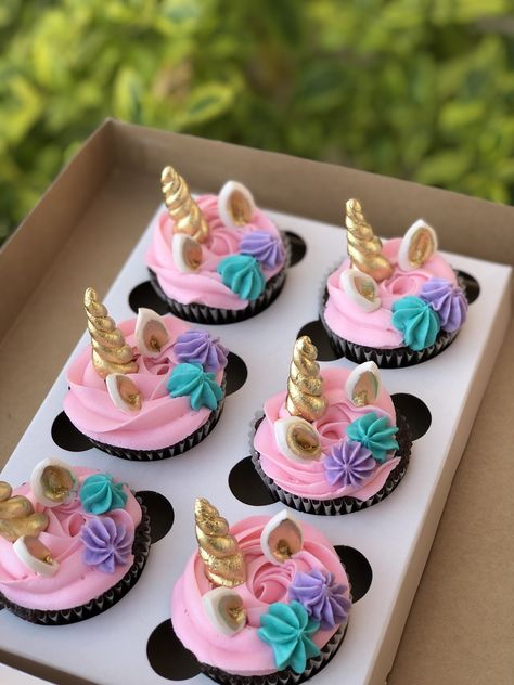 Purple Unicorn Cupcakes, Pink Unicorn Cupcakes, Unicorn Cupcakes Ideas, Unicorn Birthday Cupcakes, Unicorn Cupcake Cake, Rainbow Unicorn Cupcakes, Ube Dessert Recipe, Unicorn Birthday Party Cake, Girl Birthday Cupcakes