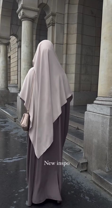 Hijab Fashion Inspiration Abayas, Khimar Outfit, Abaya Outfits, Khimar Style, Islamic Modest Fashion, Modest Outfits Muslim, Stile Hijab, Color Combos Outfit, Modern Hijab Fashion