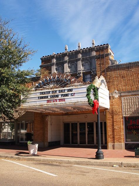 Country Club Design, Building Facades, Theater Architecture, English Projects, Town Building, 2011 Movies, Small Town America, Building Signs, Texas Towns