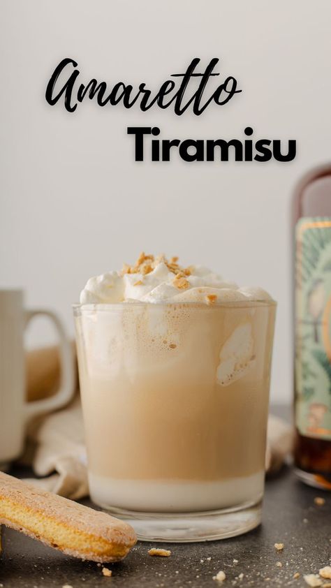 Amaretto Tiramisu cocktail Creamy Amaretto Drinks, Amaretto Christmas Drinks, Drinks With Amaretto, Amaretto Martini, Bebida Ice, Tiramisu Cocktail, Amaretto Recipes, Amaretto Tiramisu, Disaronno Drinks