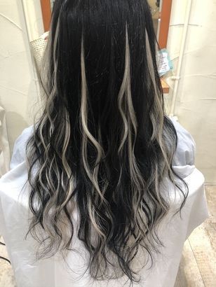 Black Hair With Blonde Highlights, Hidden Hair Color, Black And White Hair, Skunk Hair, Black Wavy Hair, Black Hair Balayage, Hair Color Underneath, Hair Streaks, Dyed Hair Inspiration