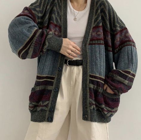 Grandpa Sweater Aesthetic, Grandpa Sweater Outfit, Grandpa Outfit, Style Roots, Grandpa Style, Grandpa Core, Grandpa Sweater, Cardigan Outfits, Hippie Outfits