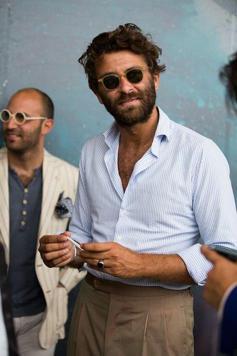 Pleated trousers and a shirt with no jacket at Pitti Uomo Italy Spring, Gentleman Mode, Herren Style, Ray Ban Men, 2016 Menswear, La Fashion Week, Wearing Sunglasses, Men Street, Street Look