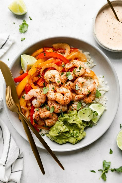 Sheet Pan Shrimp Fajita Bowl (Easy & Low Carb) Shrimp Fajita Bowl, Colorful Dinner, Fajita Bowl, Sheet Pan Shrimp, Fajita Spices, Real Food Dietitians, Pan Shrimp, Homemade Chipotle, Homemade Fajita Seasoning