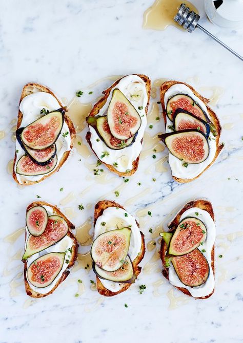 Fig Toast, Fig Dessert, Healthy Afternoon Snacks, Low Calorie Breakfast, Fig Recipes, Fresh Figs, Easy Snack Recipes, Nutritious Breakfast, On Toast