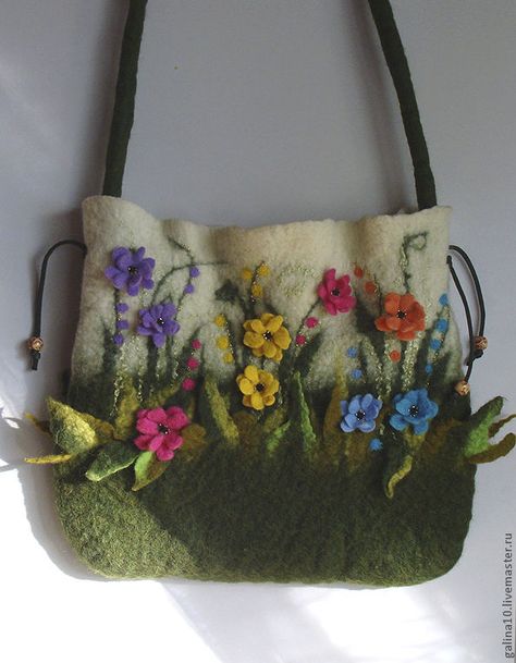 kece-canta-kecelestirme Felted Bags, Mochila Crochet, Felt Bags, Felt Craft Projects, Altered Art Jewelry, Felt Beads, Wet Felt, Felt Pattern, Felt Baby