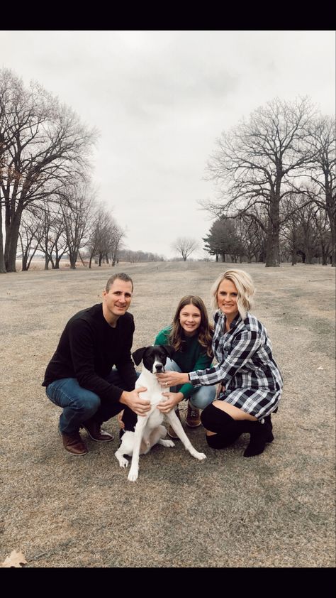 Fun family photo session at the golf course Golf Course Family Pictures, Golf Christmas, Fun Family Photos, Family Photo Ideas, Christmas Golf, Family Photo Sessions, Fun Family, Christmas Pictures, Family Pictures