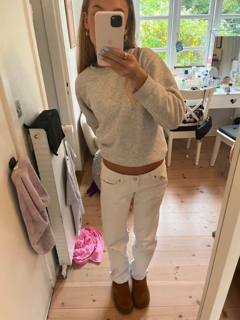 Cophengan Style, White Jeans Outfit Aesthetic, Cph Style, Jean Zara, Stockholm Stil, White Jeans Outfit, Stockholm Style, Winter Fit, Autumn Fits