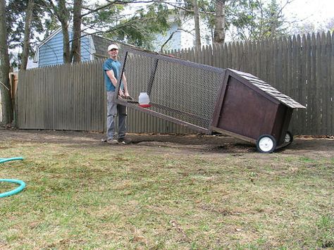 Ok, so this is what I am going to build, but instead of being about 3 feet wide it is going to be 8 feet wide so we can have around 6 to 8 chickens. Chicken Coop Ideas Simple, Walk In Chicken Coop Ideas, Raised Chicken Coop, Winter Chicken Coop, Coop On Wheels, Pallet Chicken Coop, Chicken Coop On Wheels, Chicken Coop Diy, Chicken Coop Ideas