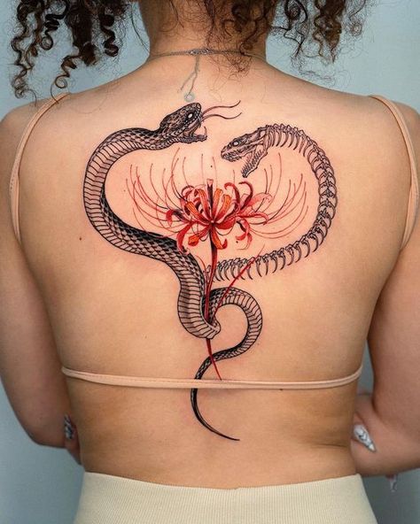 Flower Tattoo Upper Arm, Snake And Flower Tattoo, Oozy Tattoo, South Korean Tattoo, Red Spider Lily Tattoo, Lilly Flower Tattoo, Spider Lily Tattoo, Tattoo Upper Arm, Korean Tattoo