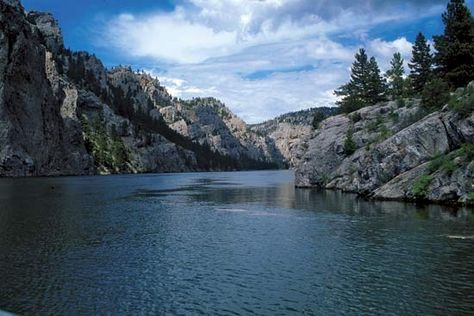 The Missouri River was the main focus of the Lewis and Clark Expedition. A majority of the expedition occurred on or along this river due to the fact that they were hoping to track it back to the Pacific Ocean. Helena Montana, Montana Homes, Into The West, River Basin, Missouri River, Big Sky Country, Continental Divide, Down The River, Great Falls