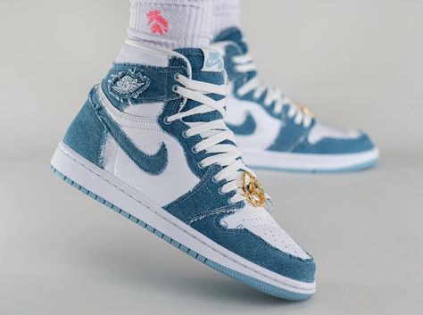 When the Air Jordan 1 High OG Denim is finally released in 2022, it comes with a tidbit that might cause some controversy in the sneaker community. After years and years of leaked samples, sneaker-insider @zSneakerheadz has taken to Instagram to confirm the news that we will finally receive a denim-clad Air Jordan 1 High. Finally, the Air Jordan 1 High OG “Denim” will return in Summer 2022, but as you might expect, it will be a women’s-only release with no word on whether or not sizing wil Slippers Heels, Sneakers Outfit Men, Dream List, Jordan Shoes Retro, Heels Sneakers, Nike Air Shoes, Jordan 1 High Og, Cute Nike Shoes, Fresh Shoes