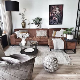 Nomad33 (@nomad33studio) • Instagram photos and videos Cozy Industrial Living Room, Brown Leather Couch Living Room, Leather Couches Living Room, Brown Living Room Decor, Brown Couch Living Room, Apartment Living Room Design, Home Design Living Room, Apartment Decor Inspiration, Living Room Decor Modern