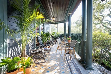 Set in an 19th-century mansion, The Chloe is bringing a more intimate kind of hospitality to New Orleans's Uptown. Orange Leather Sofas, New Orleans Garden District, Pool Shade, Plush Furniture, New Orleans Hotels, Valspar Paint, Private Lounge, Garden District, Hotel Interiors