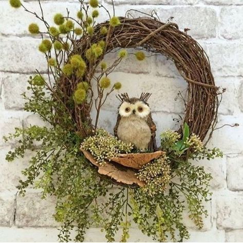 Julkransar Diy, Dekoratívne Vence, Hantverk Diy, Fall Decor Wreaths, Owl Wreaths, Fall Grapevine Wreaths, Deco Nature, Door Wreaths Diy, Door Wreaths Fall