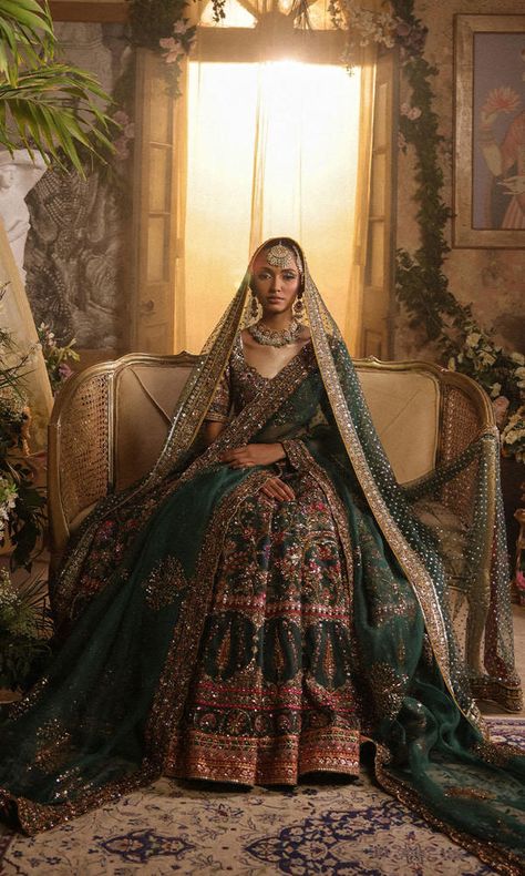 Punjabi Photo, Indian Wedding Outfit Bride, Green Pakistani Bridal Dress, Green Nikkah, Indian Bridal Wear Red, Nomi Ansari, Bridal Mehndi Dresses, Pakistani Bridal Dress, Indian Bridesmaid Dresses