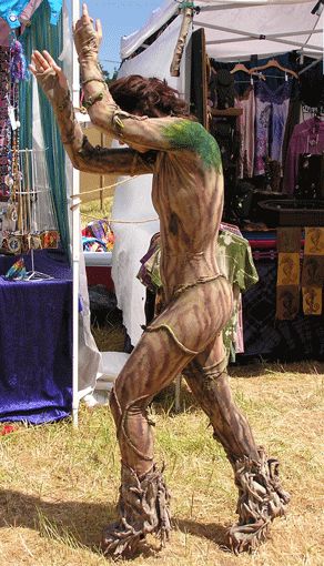 Treefolk Costume Inspiration | Now we all know that bodysuits aren't for everyone. But if you can pull it off, why not! Great vines, love the shoes. Dryad Costume, Forest Queen, Spirit Costume, Larp Ideas, Body Painting Festival, Fun Camp, Queen Cosplay, Tree Costume, Larp Costume