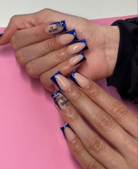 Black N Blue Nails, Short Junk Nails Blue, Royal Blue Nails With Initials, Blue Short Set Nails, Short Navy Blue Nails Acrylic, Black And Blue Short Nails, Sapphire Blue Acrylic Nails, Blue N Black Nails, Short Nail Set Blue