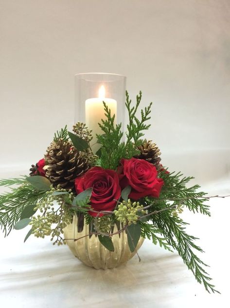 Dining Table Arrangements, Thanksgiving Table Decor Ideas, Christmas Floral Designs, Christmas Candle Centerpiece, Xmas Centerpieces, Holiday Dining Table, Holiday Table Decor, Candle Arrangements, Christmas Centers